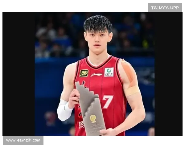 曾凡博被裁引发思考 希望更多年轻球员勇敢走向更广阔的舞台