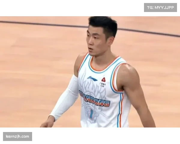 山东高诗岩赌博性抢断致漏洞 防守补位不及时被对手利用空位三分